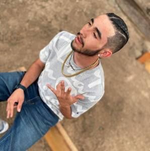 Meet your Posher, Levi